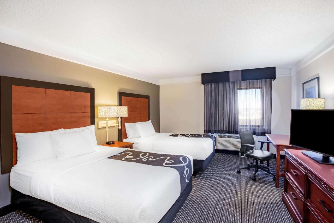 ホテル La Quinta By Wyndham Houston Baytown East エクステリア 写真
