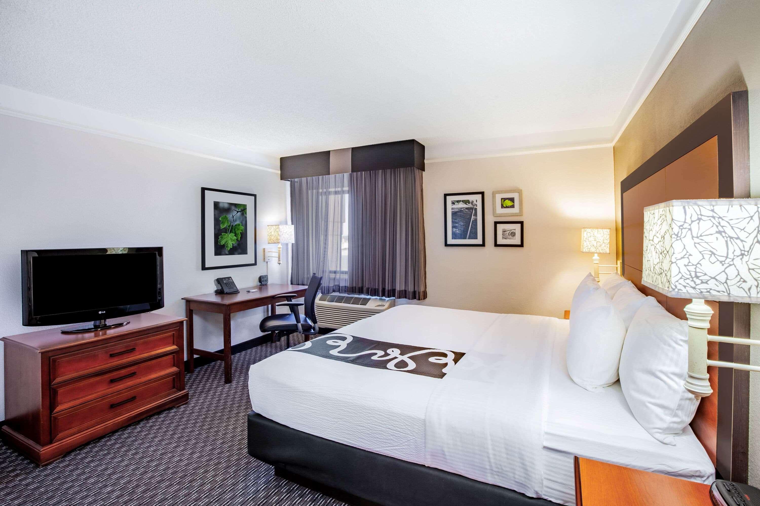 ホテル La Quinta By Wyndham Houston Baytown East エクステリア 写真