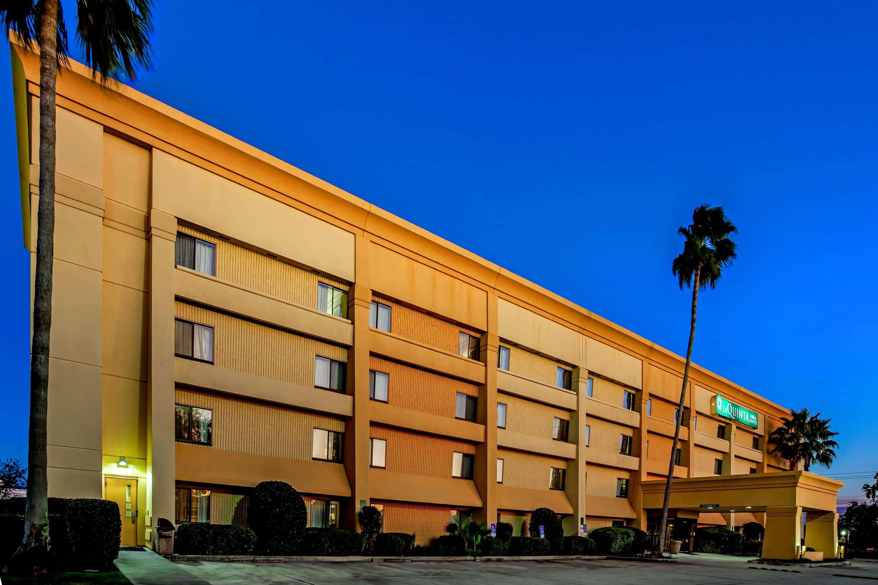 ホテル La Quinta By Wyndham Houston Baytown East エクステリア 写真